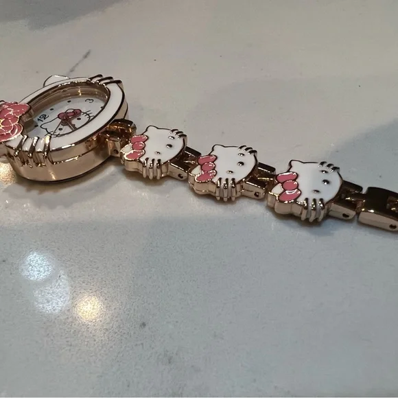 🌸 New luxury Hello Kitty Watch - Picture 6 of 8